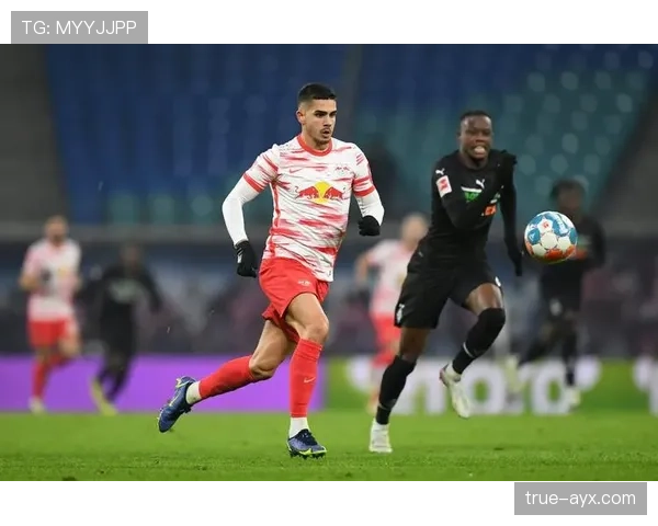 德里赫特拜仁首秀惊艳全场，防守稳健展现豪门底蕴