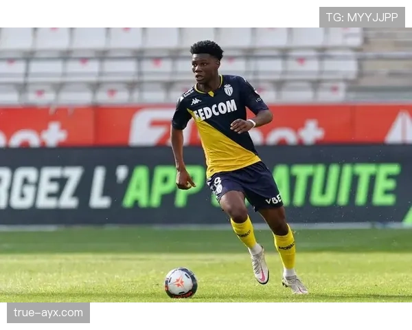 楚阿梅尼表现稳健，渐成全能中场战士主导赛场