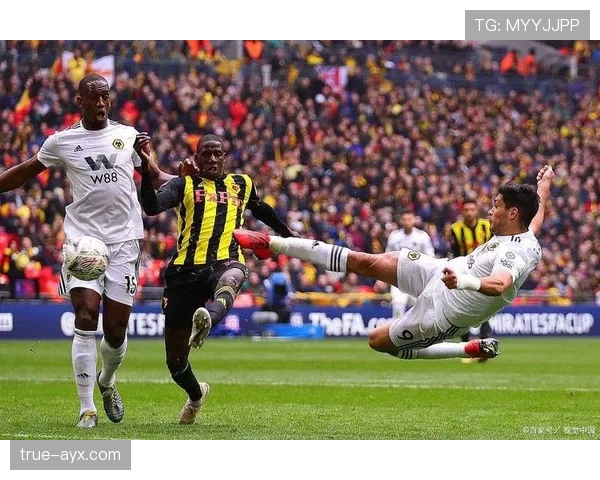 狼队保级战迎关键时刻，球队士气高涨表现值得关注