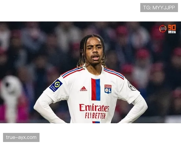 登贝莱与巴尔科拉:边路进攻效率及战术适配对比分析 登贝莱与巴尔科拉:边路进攻效率及战术适配对比分析