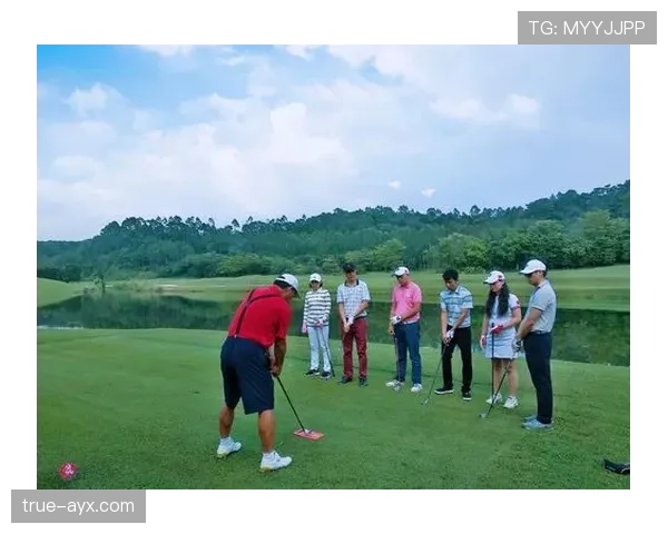 刘洋训练场上铁血汉子，下了场竟然爱上买买买？