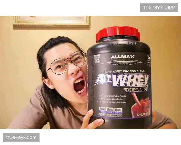 陈芋汐家冰箱里塞满蛋白粉，连饮料都是按毫升算的